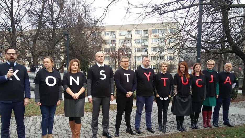 Sędziowie ze stow. Iustitia: żadna uchwała upolitycznionej KRS nie zakaże nam stosowania konstytucji