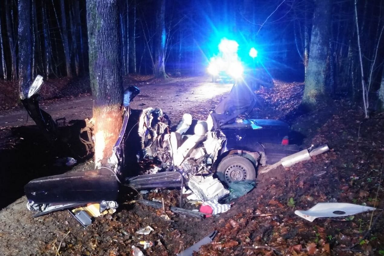 Śmiertelny wypadek na trasie Naterki - Kudypy. Zginął 22-latek