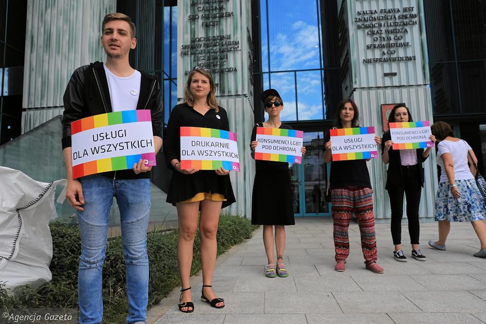 Makowski: "Katolicki drukarz może nie drukować ulotek LGBT. A czy kucharz ateista może nie obsłużyć księdza?" [OPINIA]