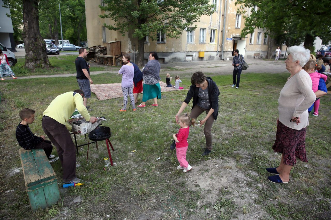 Polacy o adopcji dziecka przez pary jednopłciowe. Zaskakujące wyniki sondy