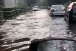 Oberwanie chmury nad Rudą Śląską. Zalane ulice i chodniki