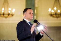 Nie odpuścili Dudzie nawet w Wigilię. Gorąco przed Pałacem Prezydenckim