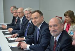 Macierewicz broni Trumpa. USA będą respektować Traktat o NATO