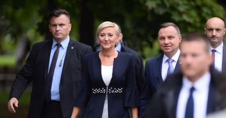 Pierwsza dama w bieli i granacie. Jak w pierwszy dzień szkoły