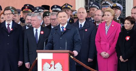 Obchody 3 maja na podsłuchu. Policja nie zaszyfrowała połączeń