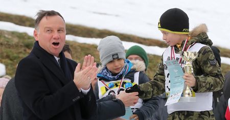Andrzej Duda odnalazł się w... górach
