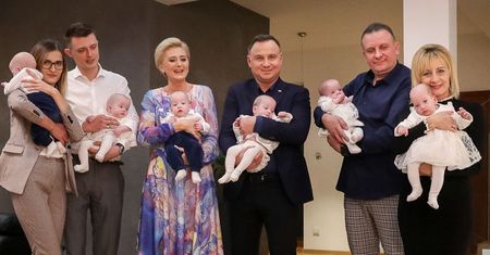 Andrzej Duda z żoną odwiedzili sześcioraczki