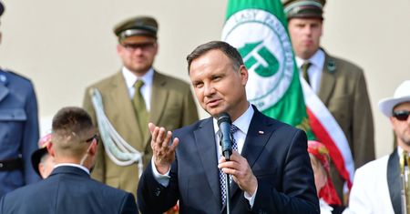 Rachunek za wizytę Dudy. 900 zł za wstrzymanie rejsów statków