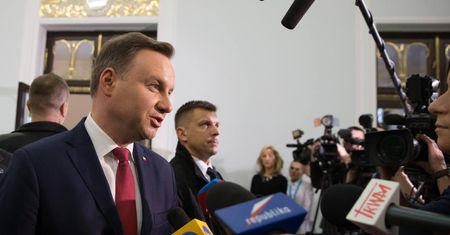 Sąd Najwyższy przeciw decyzji Andrzeja Dudy. Wyjaśniamy, co to oznacza