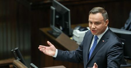 Badanie opinii publicznej. Sensacyjny wynik prezydenckiego starcia