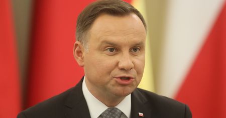 Andrzej Duda o zmianie ordynacji do europarlamentu. "Mocno skłaniam się do weta"