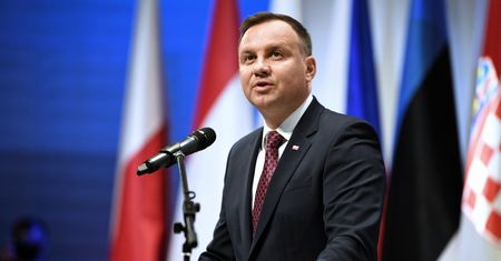 "Andrzej Duda nie chce iść na zwarcie". Borys Budka "odsłania" intencje prezydenta