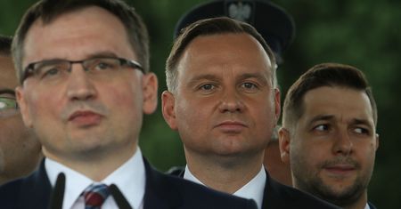 Przyjaźń, która kończy się wojną. Andrzej Duda nie pierwszy raz zdradził Zbigniewa Ziobrę.