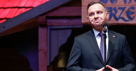 Andrzej Duda nie wygra w drugiej turze? Zaskakujący sondaż