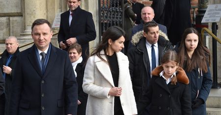 Andrzej Duda i Marta Kaczyńska na Wawelu. Oddali hołd zmarłej parze prezydenckiej