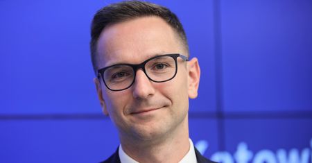Wybory parlamentarne 2019. Ulotki wyborcze wiceministra PiS w łódzkiej katedrze