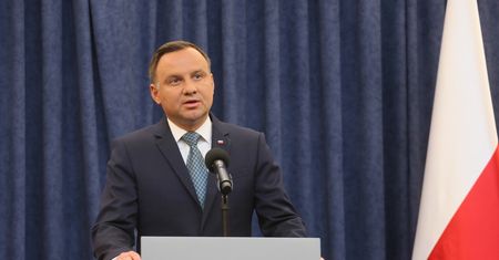 Skromne wsparcie Dudy dla ofiar nawałnic. "Złoży kondolencje"