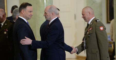 Będą kolejne rozmowy prezydenta Dudy z Macierewiczem w cztery oczy?