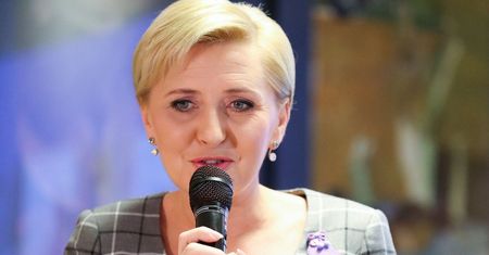 Agata Duda nie mogła oprzeć się modnej kratce. To był strzał w dziesiątkę!