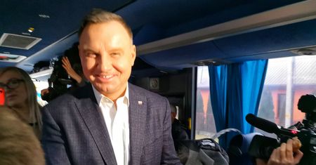 Wybory prezydenckie 2020. "Dudabus" ruszył w Polskę. To była słodko-gorzka podróż w czasie
