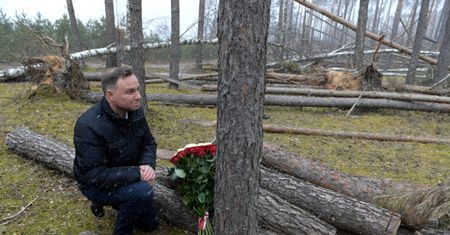 Prezydent Duda na terenie nawałnic. Zaproszeń nie dostały osoby, które krytykowały działania rządu