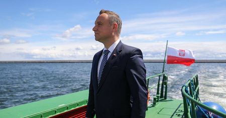 PiS wkurzone na Dudę. A to jego metoda przejmowania sądów jest bardziej skuteczna