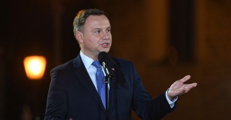 Gdy chodzi o władzę, politycy nie mają świętości. Ale polityka na cmentarzu to już szczyt
