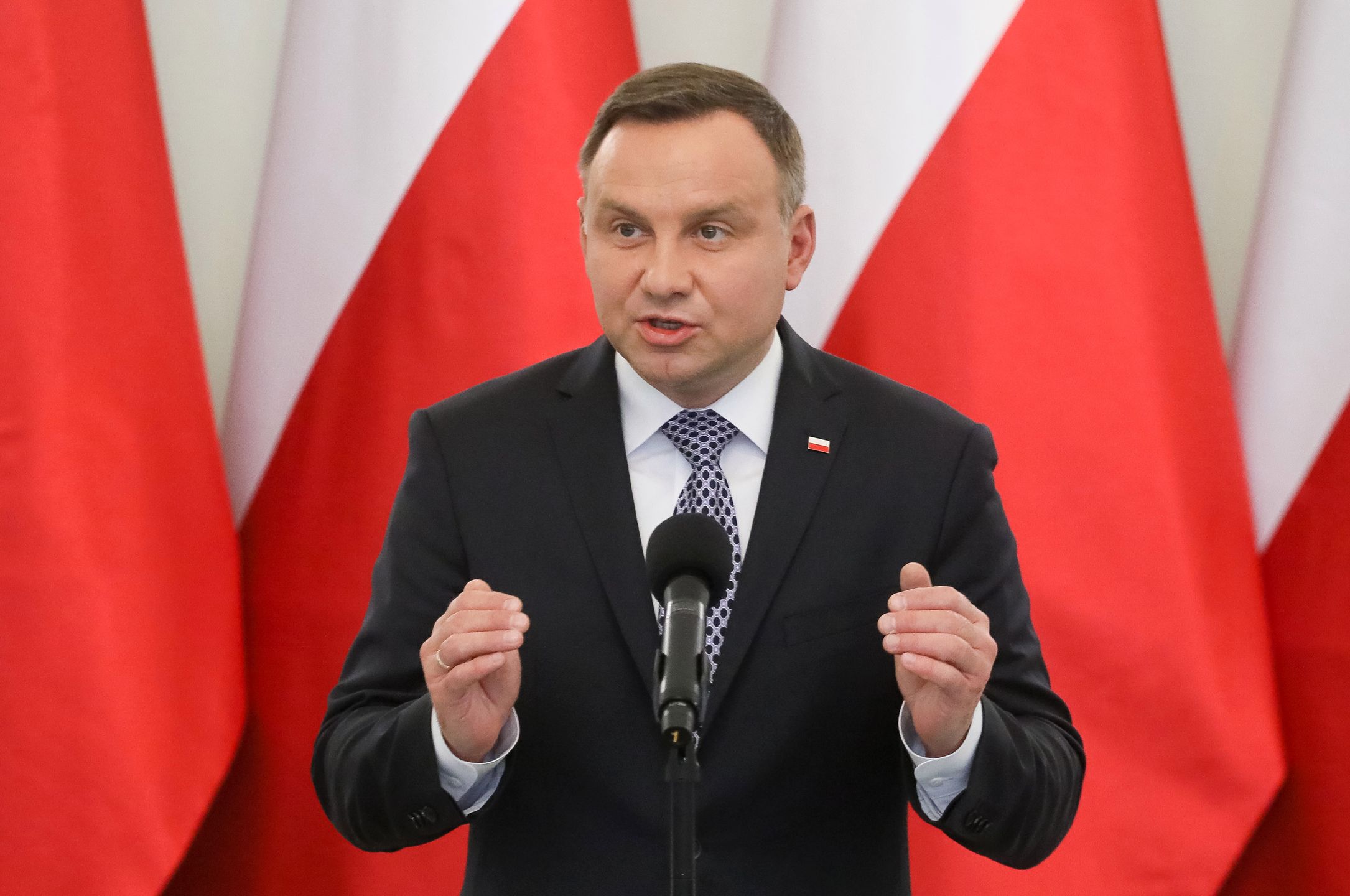 Prezydent Andrzej Duda w poniedziałek przedstawił swoje projekty ustaw o SN i KRS
