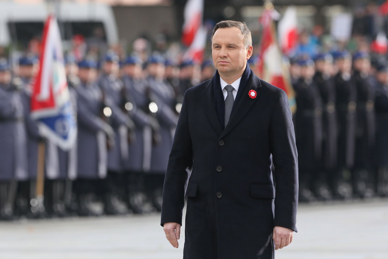 Prezydent Andrzej Duda podczas uroczystej odprawy wart przed Grobem Nieznanego Żołnierza w Warszawie