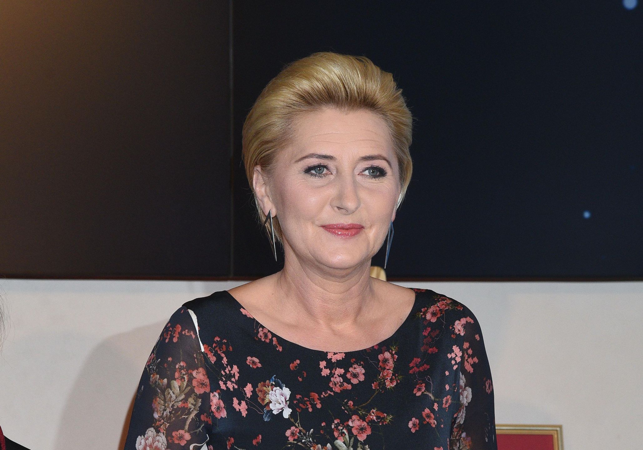 Agata Duda w eleganckiej stylizacji