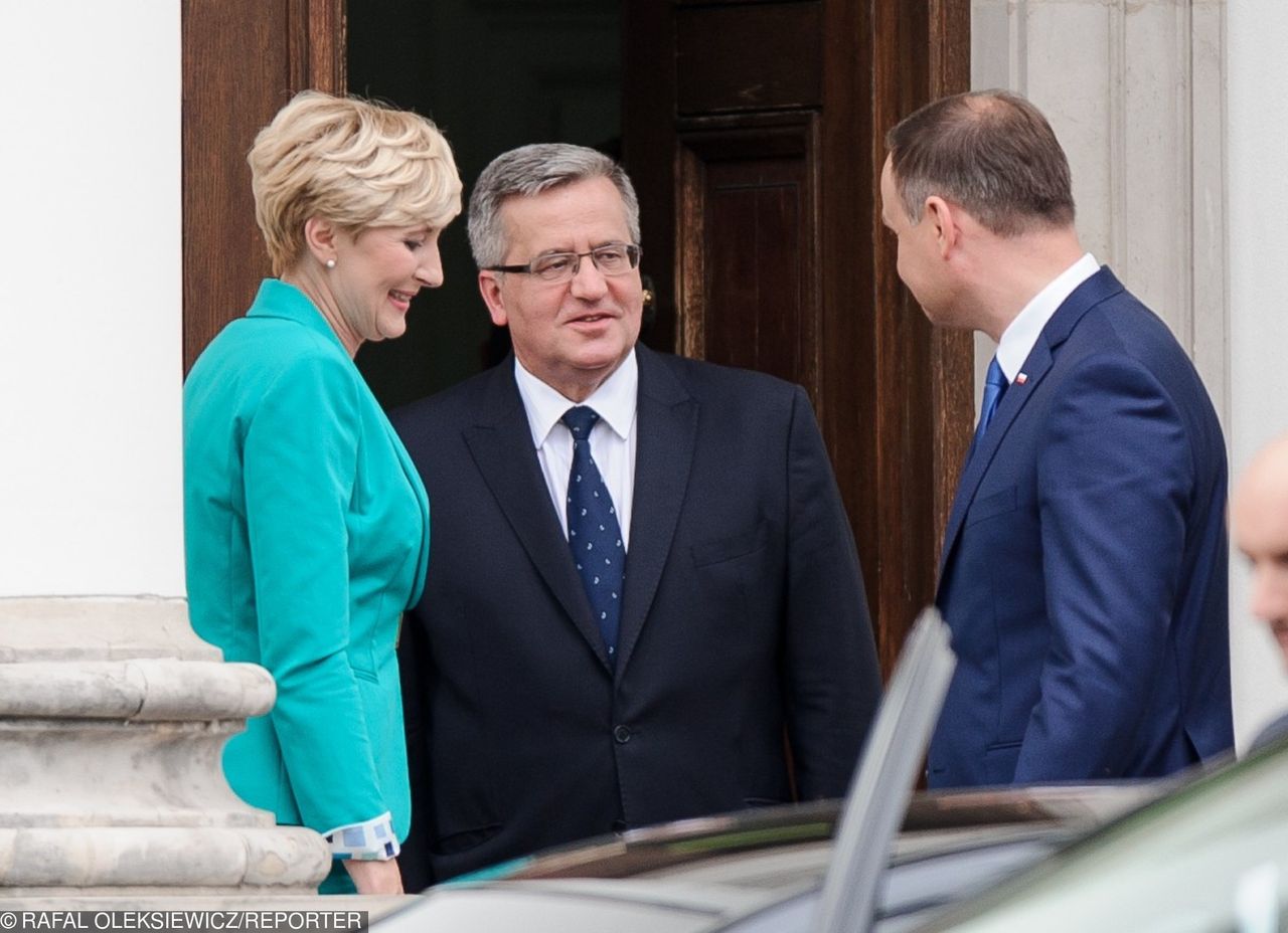 Bronisław Komorowski broni Agaty Dudy. "Dajcie etat pierwszym damom"