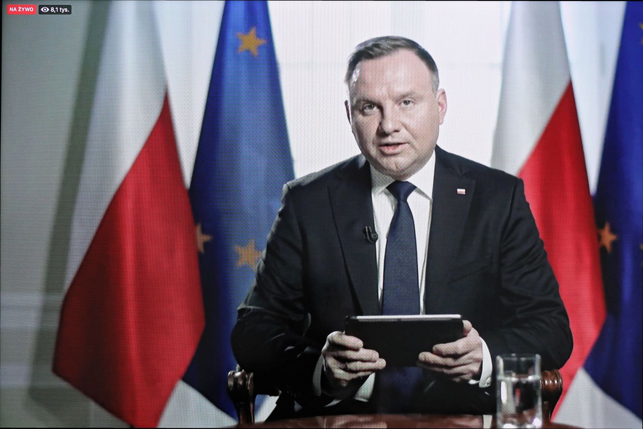Koronawirus w Polsce. Prezydent Andrzej Duda kieruje specustawę do TK 
