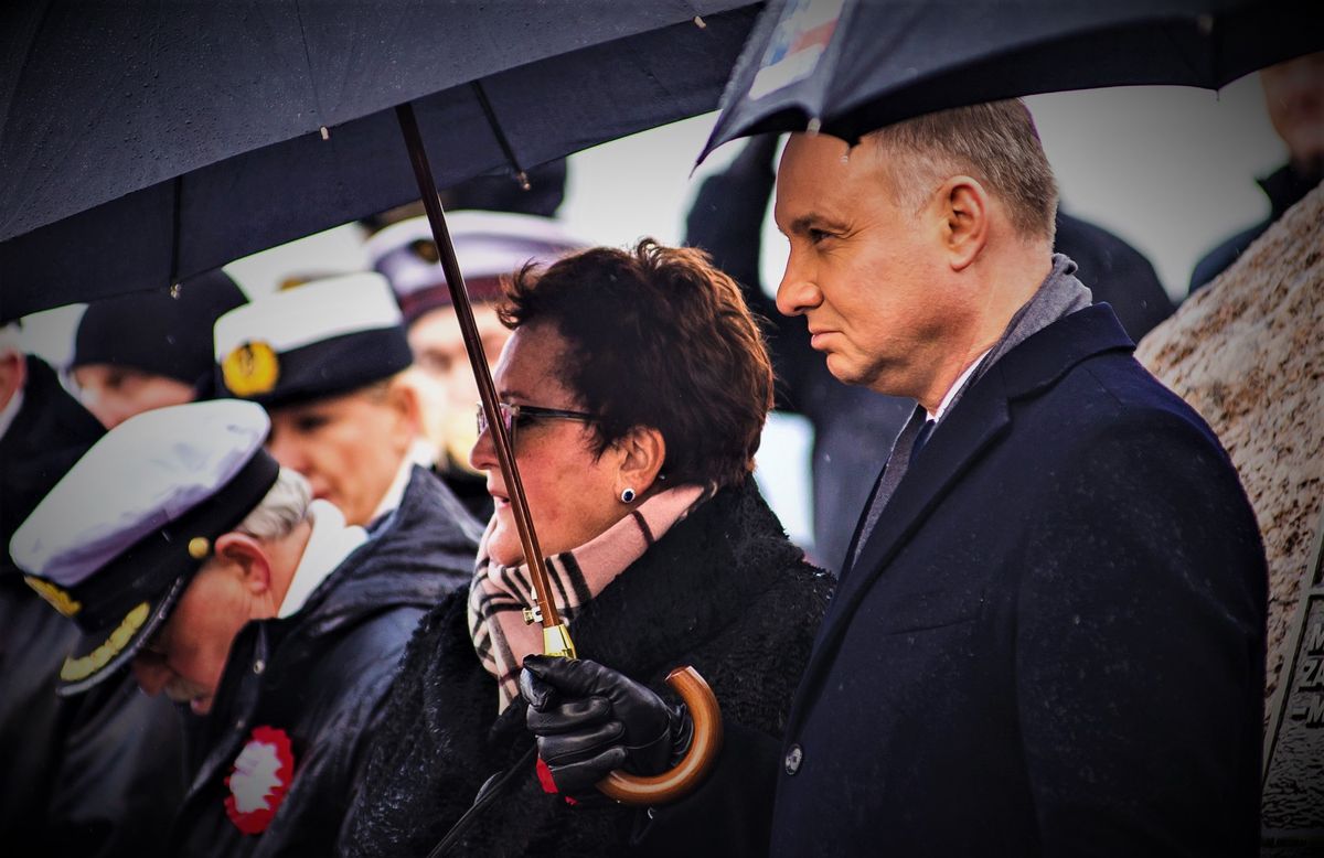 Andrzeja Dudę może dotknąć "fatum prezydenta". 3 niepokojące porównania do poprzednika [ANALIZA]