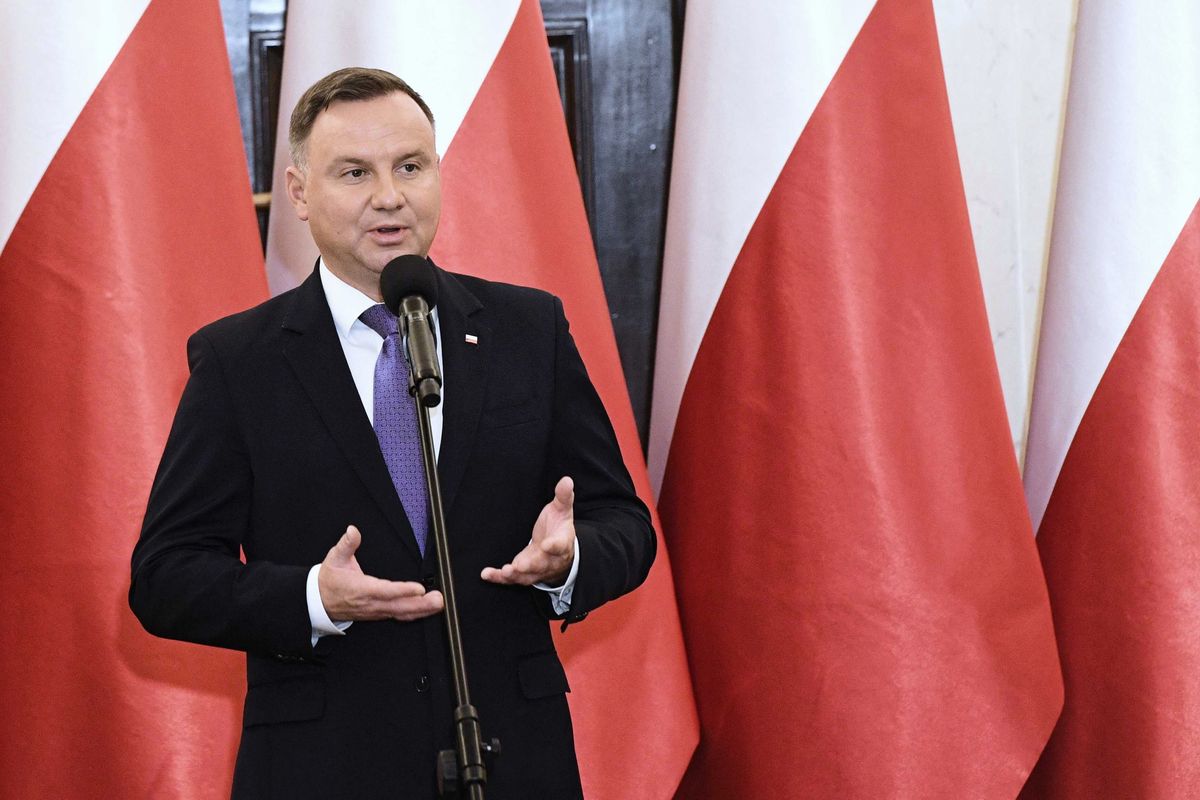 Prezydent Andrzej Duda wręczył odznaczenia państwowe. Dwie osoby odznaczone Orderem Orła Białego