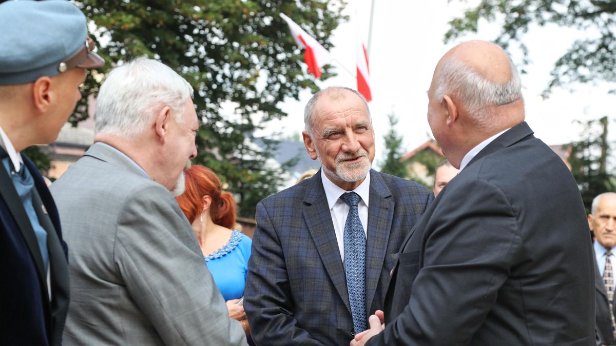 Oprócz ministrów czy parlamentarzystów na listach PiS znajdziemy ojca urzędującego prezydenta