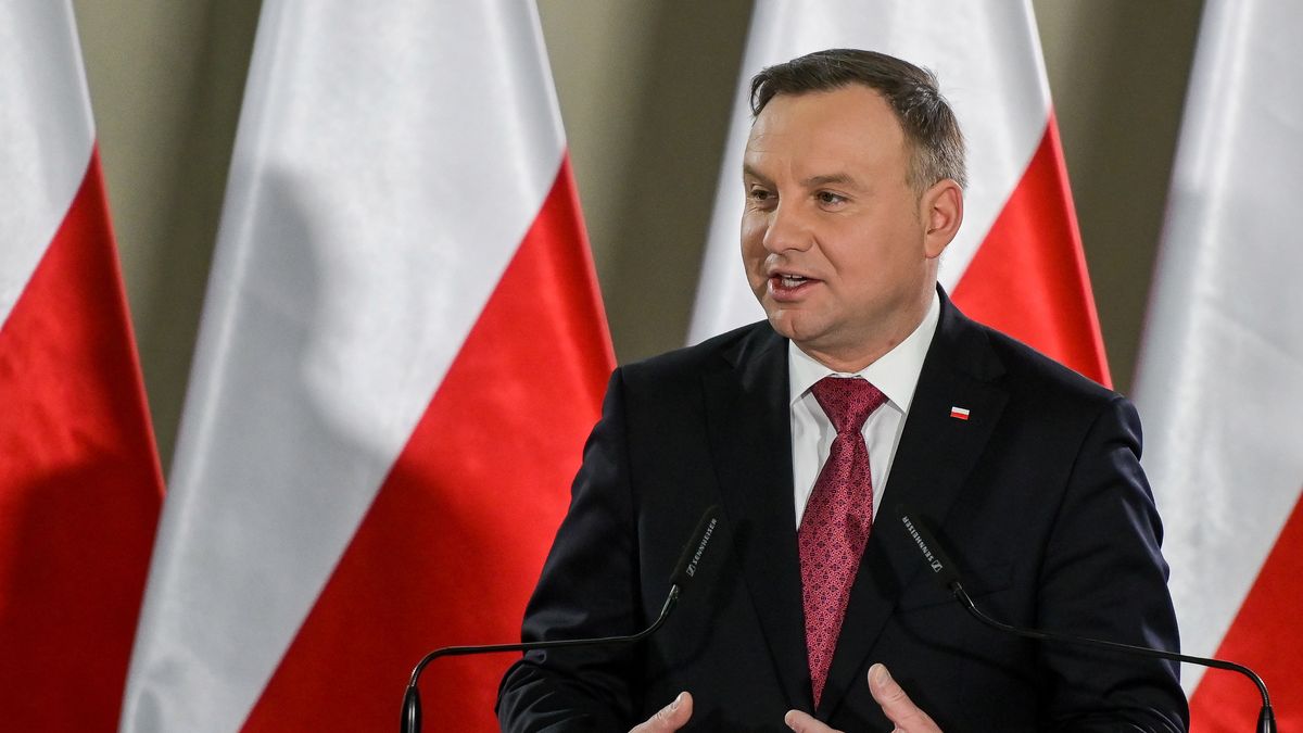 Prezydent Andrzej Duda skieruje specustawę do Trybunału Konstytucyjnego.