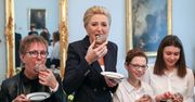 Agata Duda z pączkiem. "Słodkie" zdjęcie z Pałacu