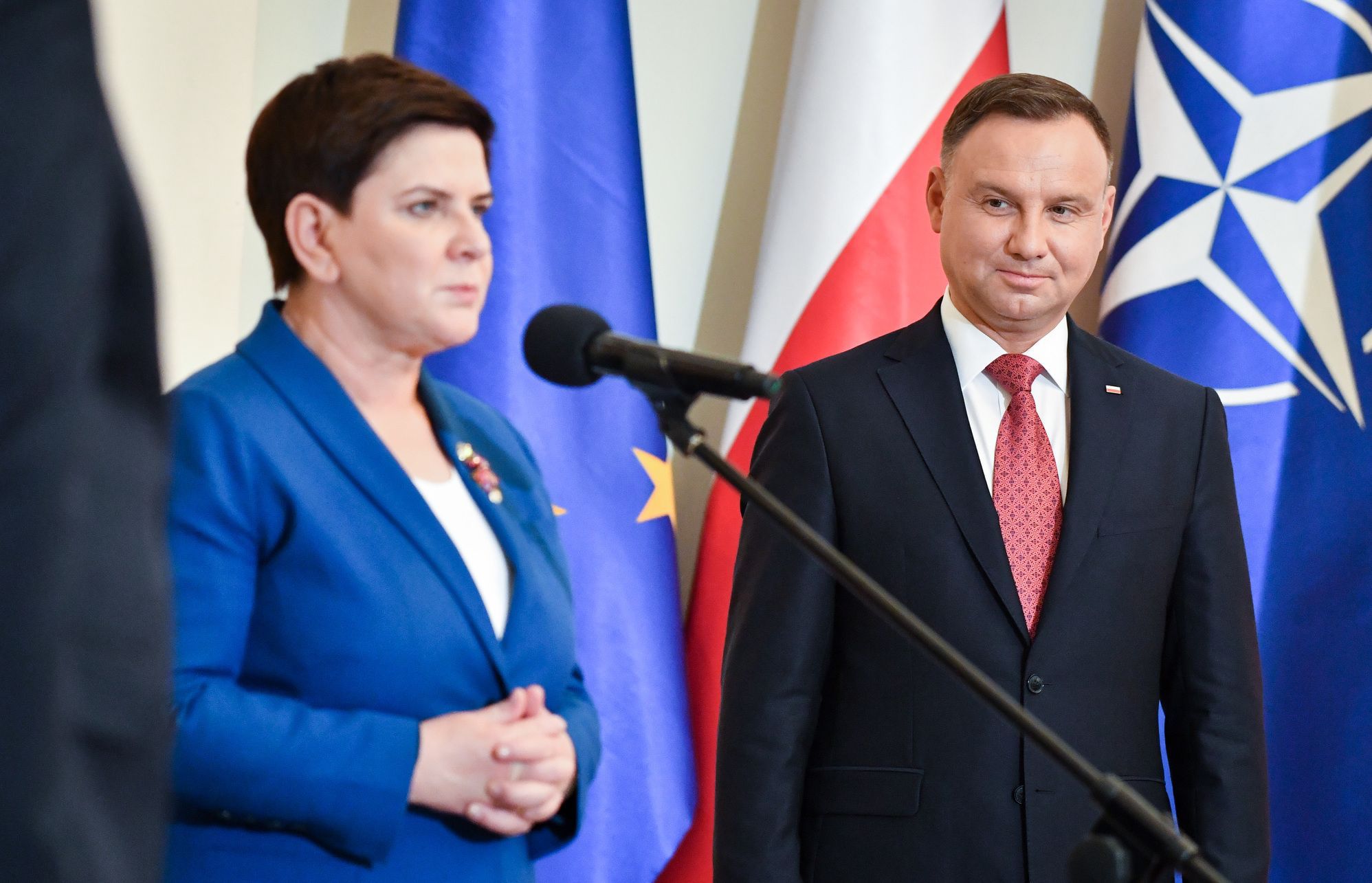 Andrzej Duda ma problem. Nazywa się Beata Szydło [BADANIE]