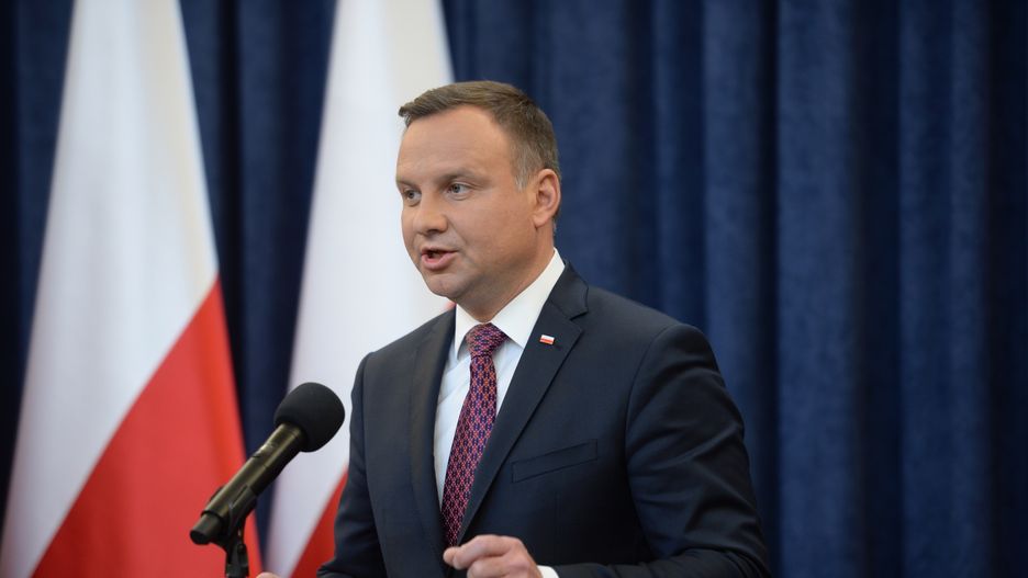 Prezydent Andrzej Duda ogłasza swoją inicjatywę w sprawie Sądu Najwyższego.