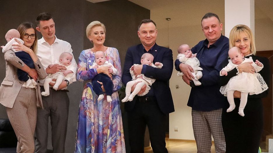Andrzej Duda i Agata Kornhauser-Duda u sześcioraczków