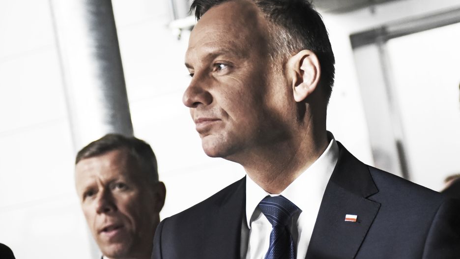 W albumie prezydenta Andrzeja Dudy postawiono na oficjalne fotografie