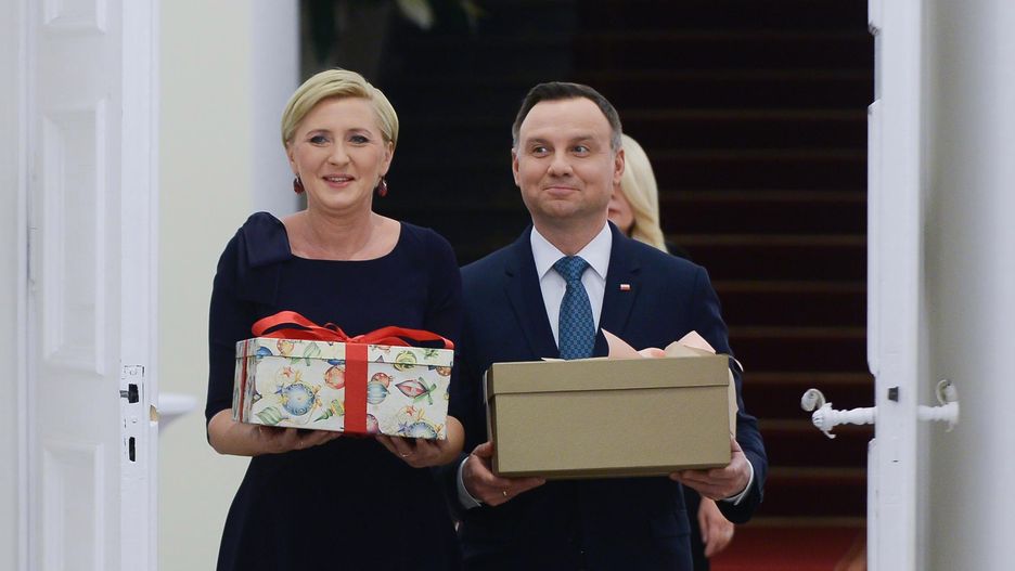 Para prezydencka z paczkami 