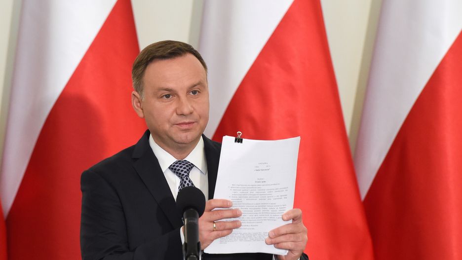 Prezydent przedstawił pełne projekty ustaw o KRS i SN.