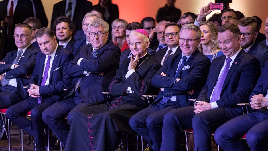 Zdjęcie ze spotkania ze sportowcami rozeszło się w sieci jak wirus.