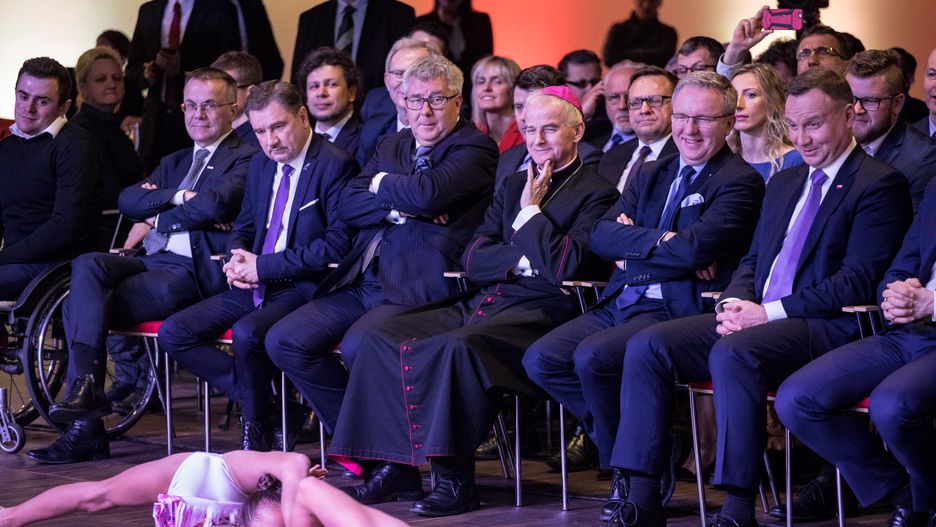Gimnastyczki były za blisko publiczności