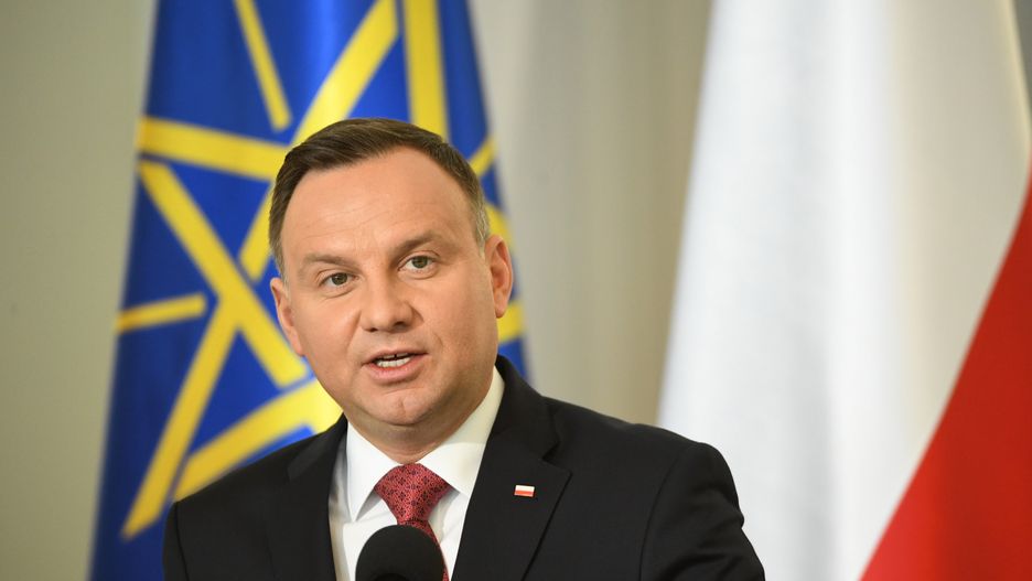 Prezydent Andrzej Duda miał podać część rozważanych pytań