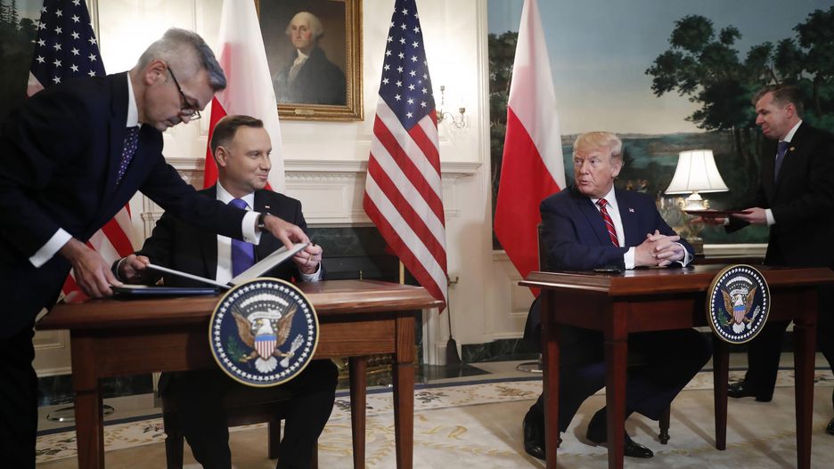 Donald Trump i Andrzej Duda podpisali w Białym Domu polityczną deklarację ws. Fortu Trump. Na ostateczną umowę trzeba będzie jeszcze długo poczekać