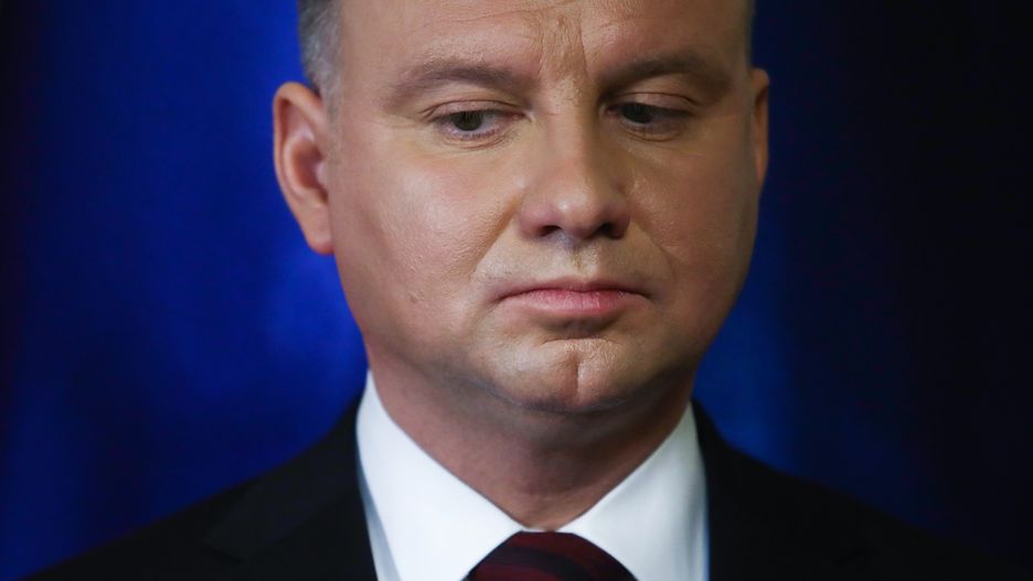 Andrzej Duda twierdzi, że "wyłamuje pręty w złotej klatce"