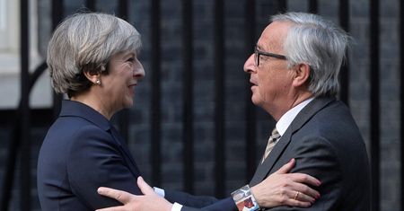 Bitwa na przecieki. Ostry początek rozmów w sprawie Brexitu