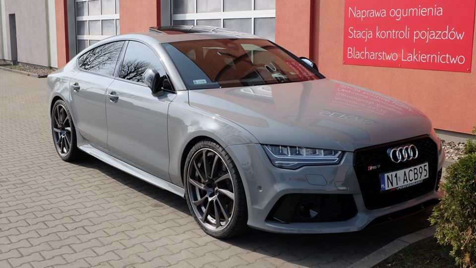 To audi ma nie tylko 650 KM mocy, ale także bardzo ciekawą przeszłość i... niską cenę